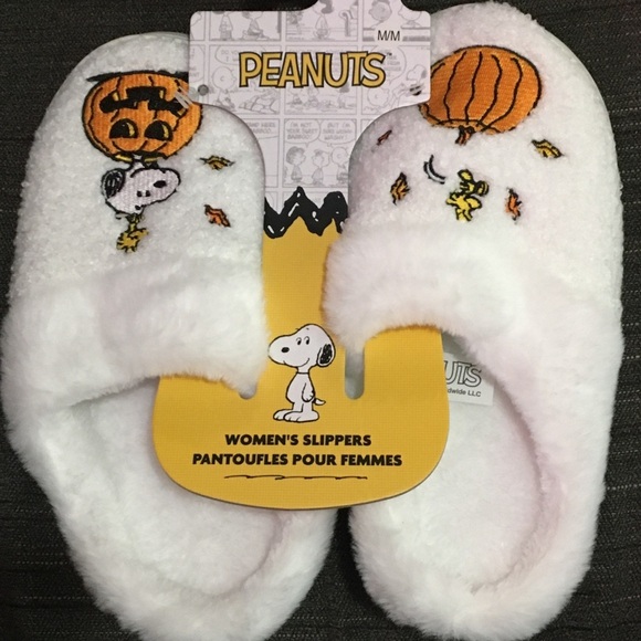 Peanuts Cozy White Slippers with Pumpkin and Black Details - Picture 2 of 5